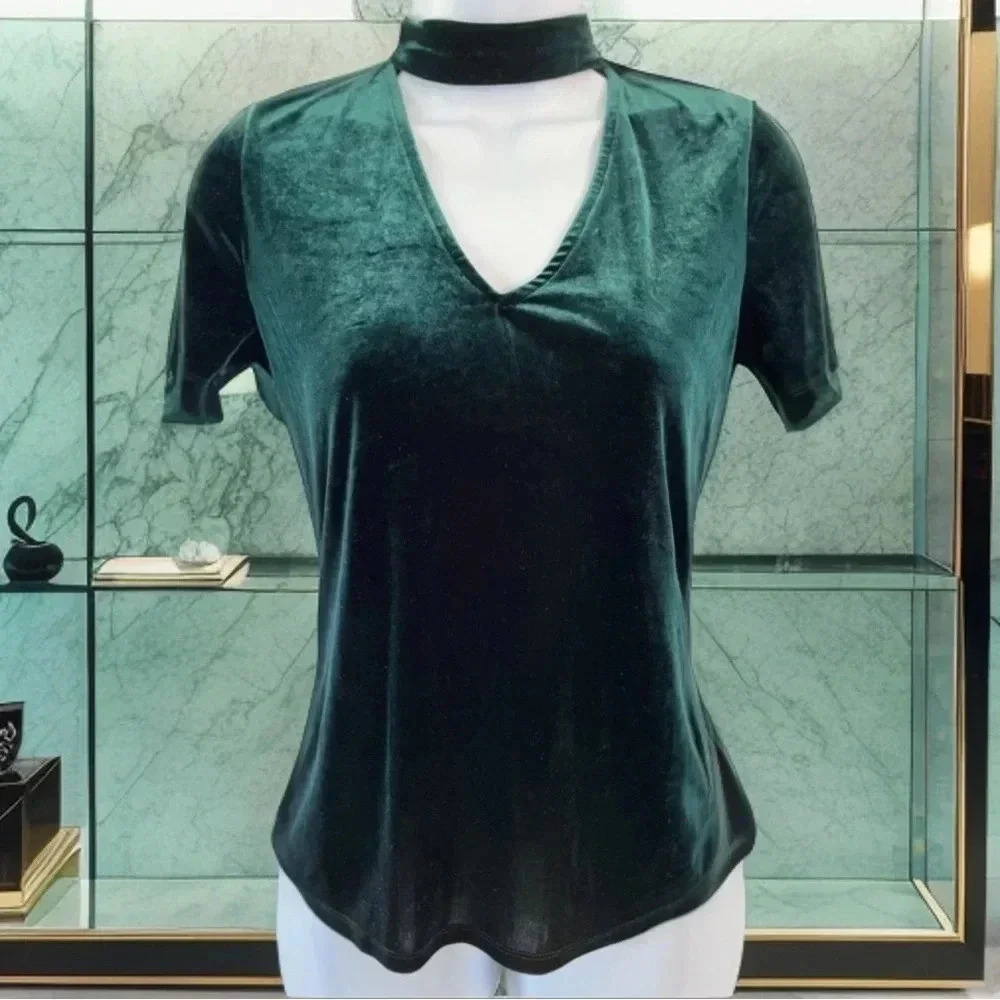 Streetwear Society/ 🌳 Forest green  velvet choker t-shirt/ Size US M - Picture 2 of 12